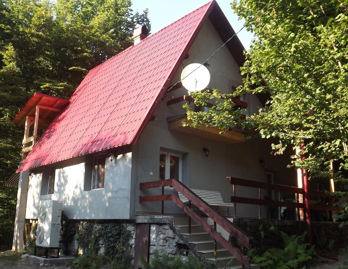 Casa De Oaspeti Boga Pietroasa  Exterior foto